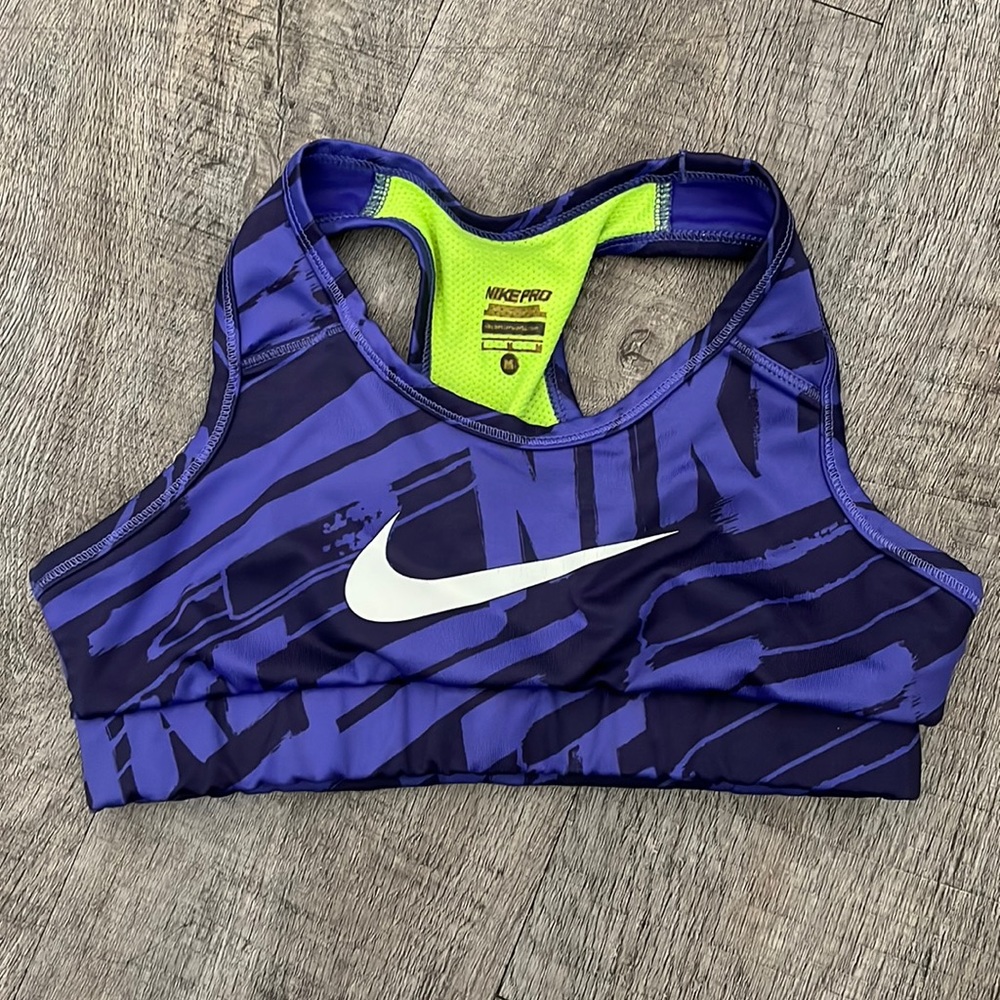 sports bra